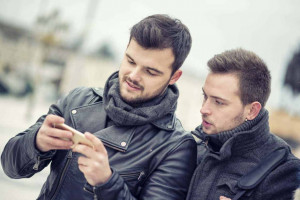 The Perfect Match in Customer Service: Employees and Their Assistants
