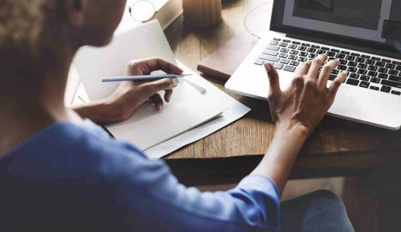 Como a inteligência artificial vai impactar a experiência do cliente no setor de seguros