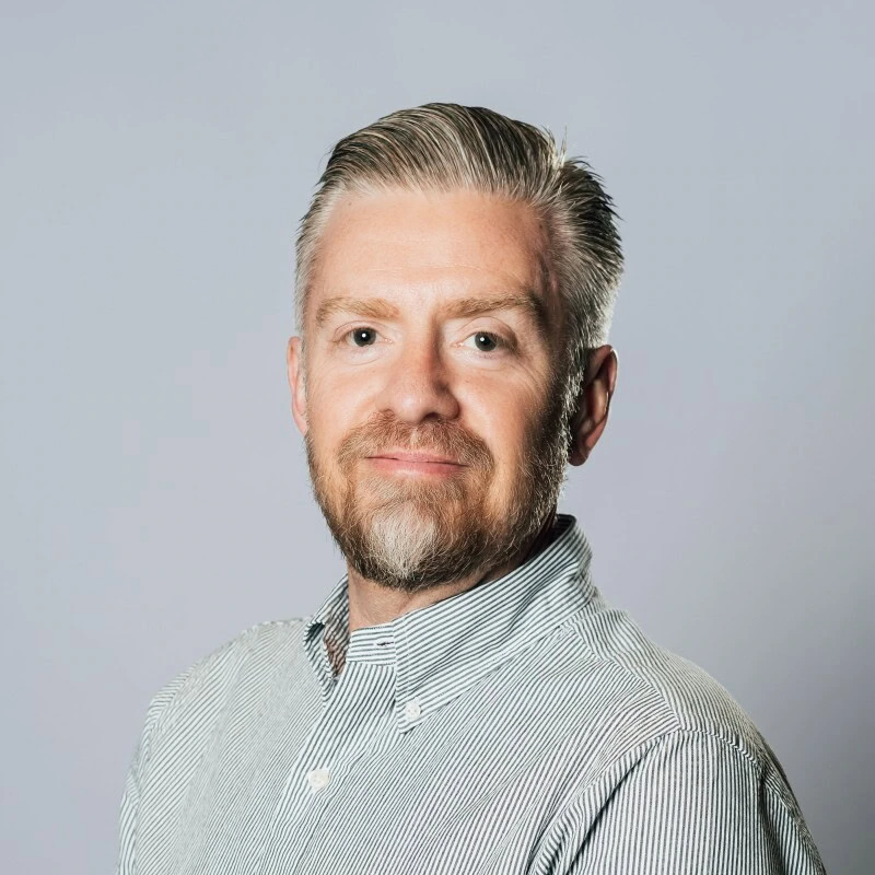 Darren adrian headshot