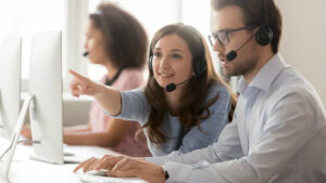 The CX Leader’s Guide to AI Enhanced Employee Efficiency and Experience