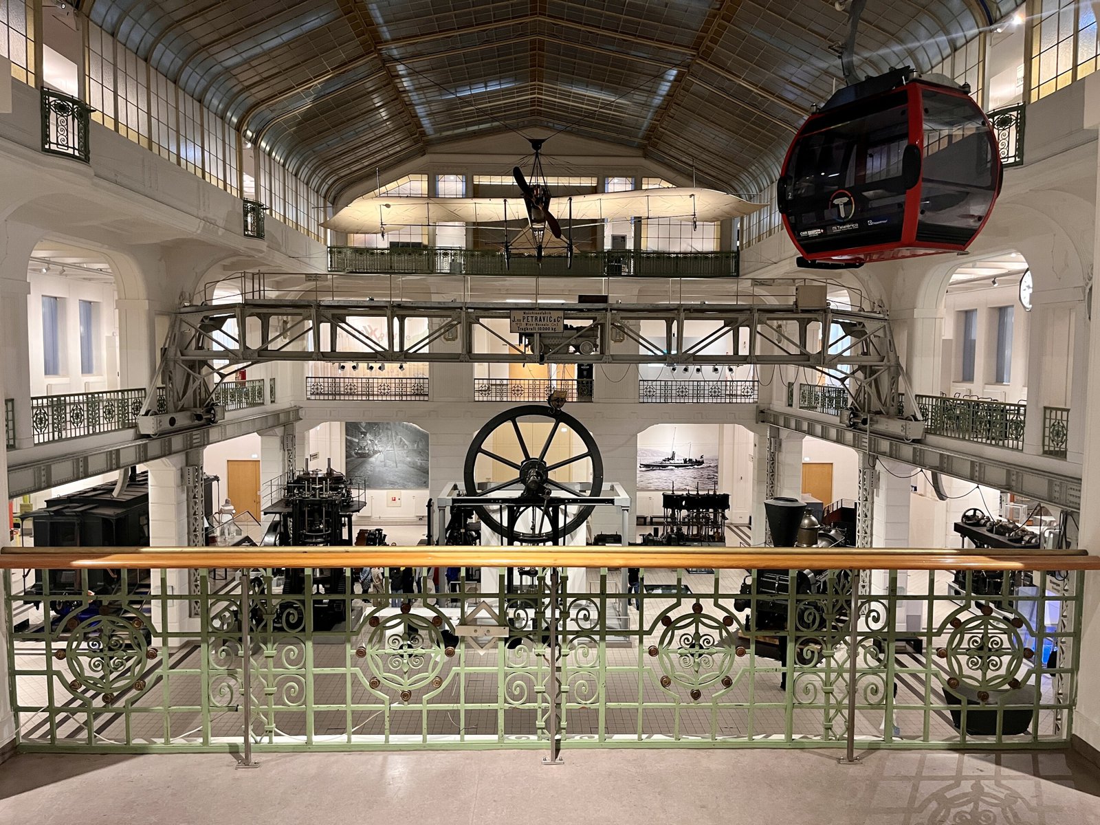 Ebene 3 mit blick auf die mittelhalle