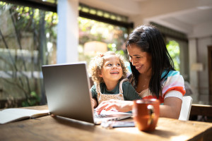 Spotlighting the Working Mother Experience in Customer Experience