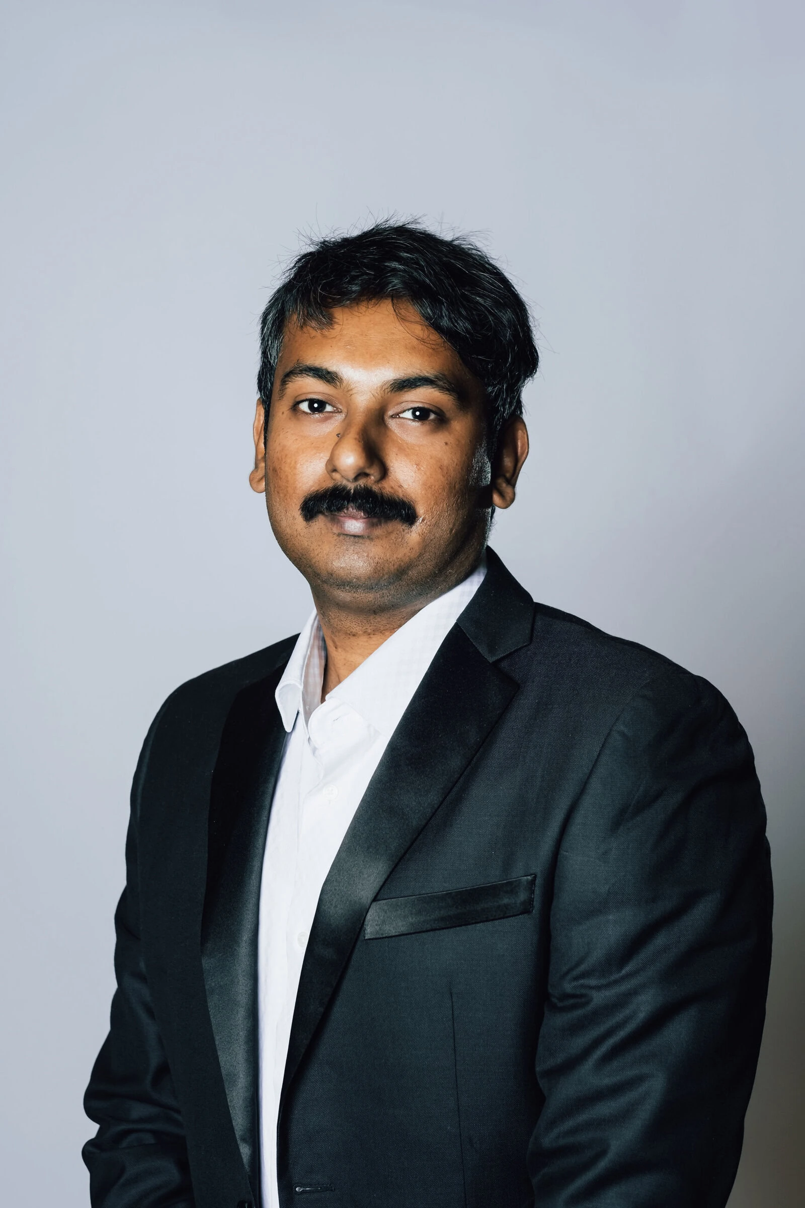 Karthik headshot
