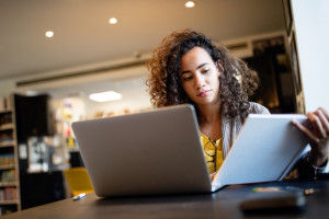 Novas gerações pressionam por atendimento digital nas instituições de ensino