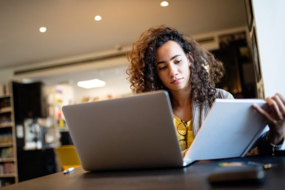 Novas gerações pressionam por atendimento digital nas instituições de ensino