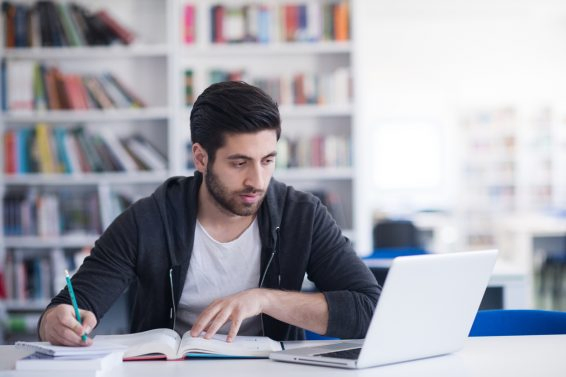 Por que as universidades precisam pensar na experiência do cliente]