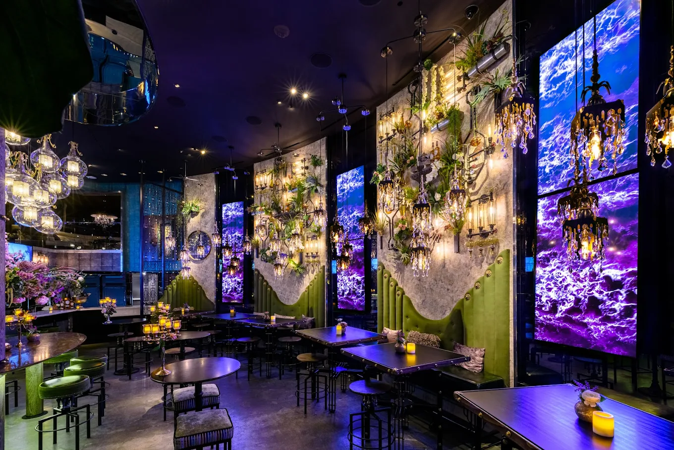 Vanderpump cocktail garden interior