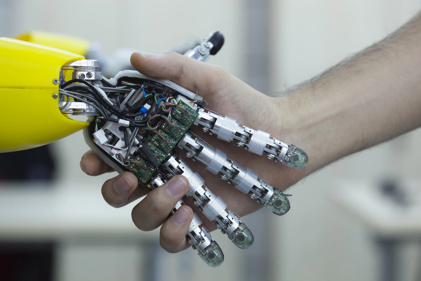 Robot hand