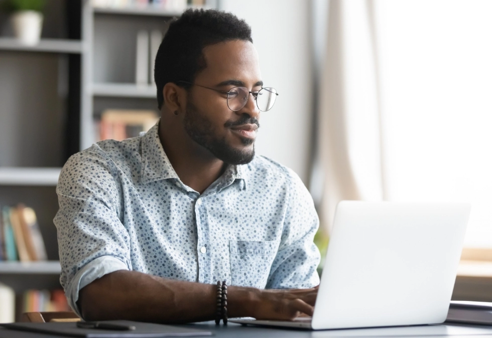 smiling-man-laptop